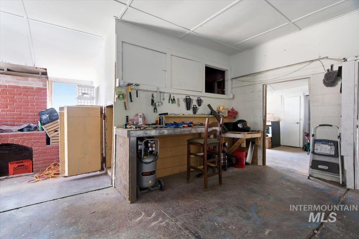 525 N 11th Property Photo 21