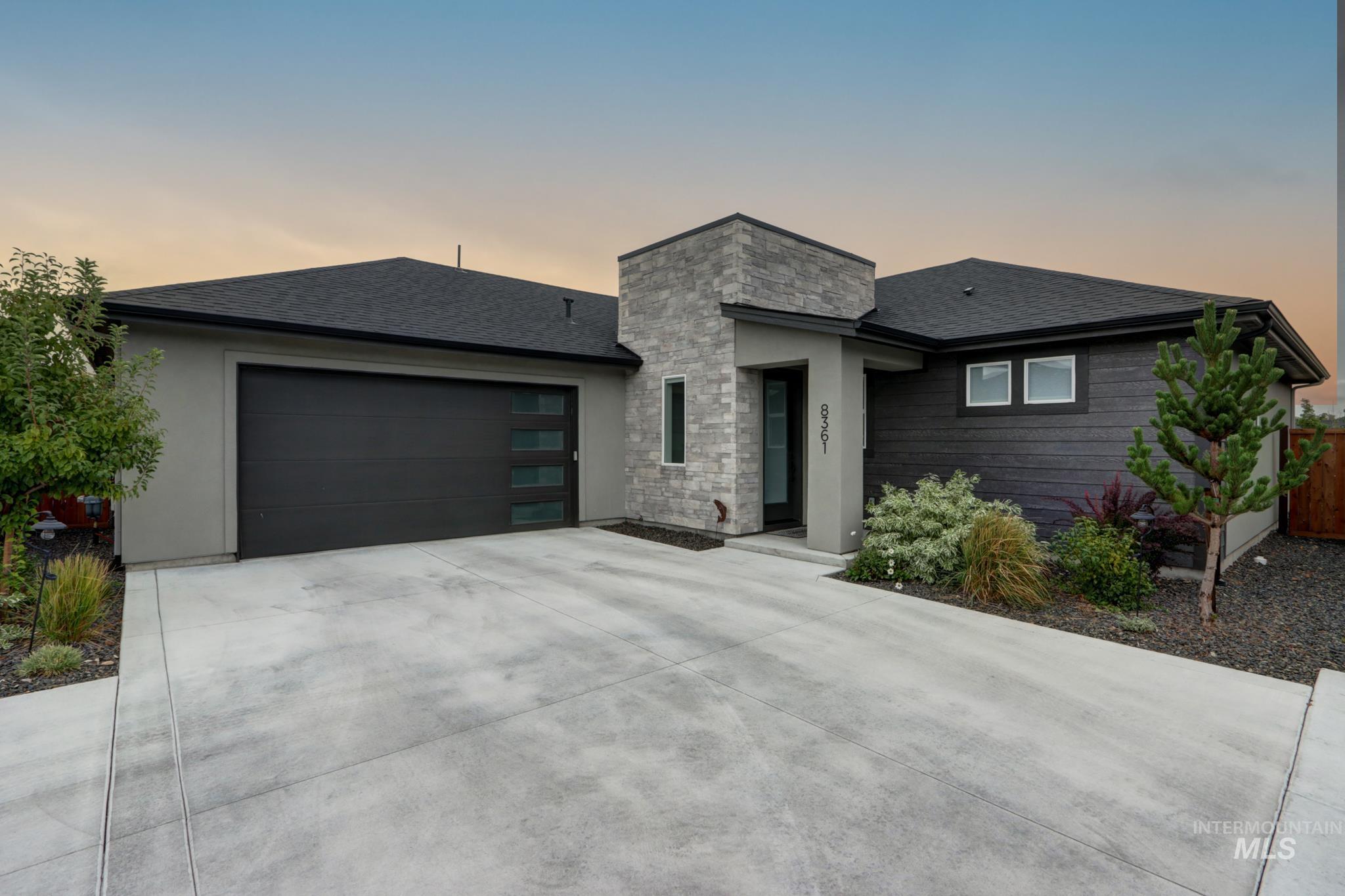 8361 W Meltwater Ln Property Photo 1