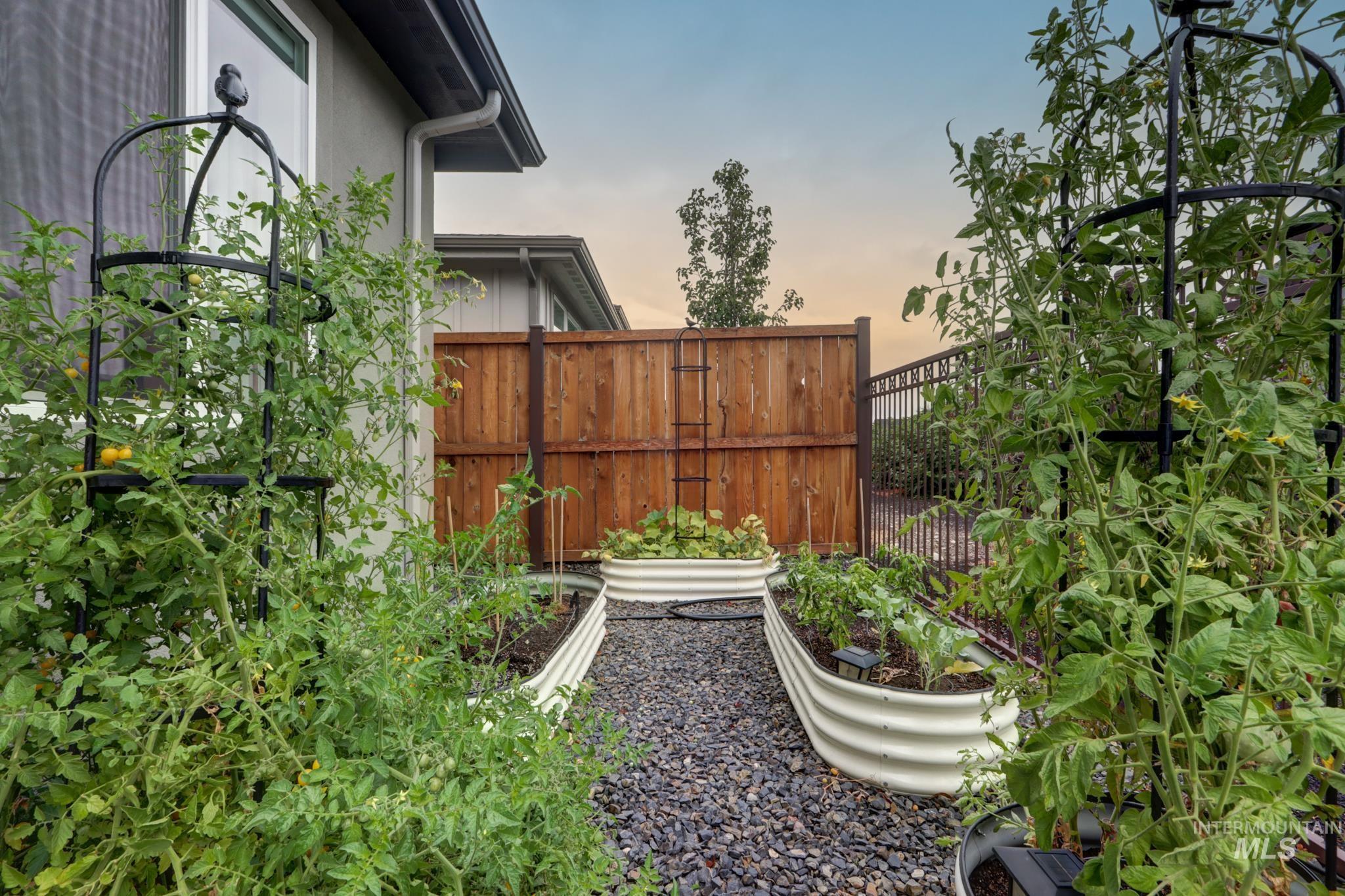 8361 W Meltwater Ln Property Photo 44