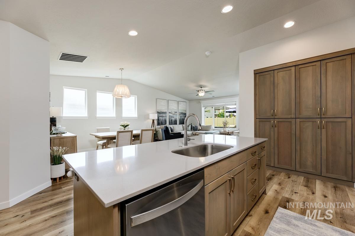 348 W Radiant Ridge Property Photo 9