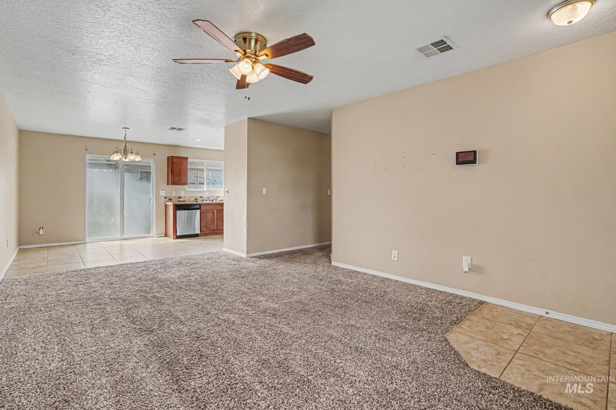 3004 Stone Creek St Property Photo 4