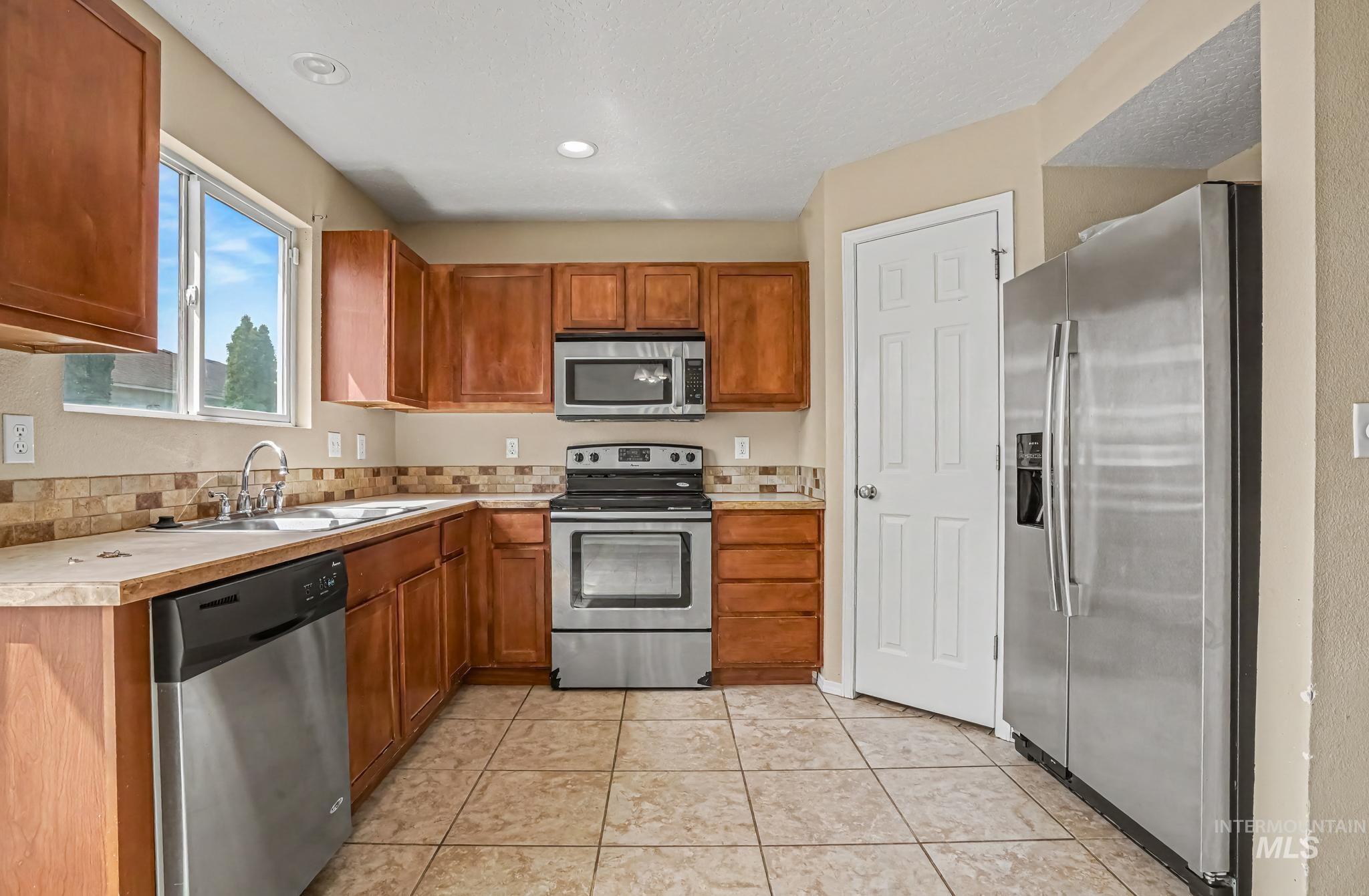 3004 Stone Creek St Property Photo 10
