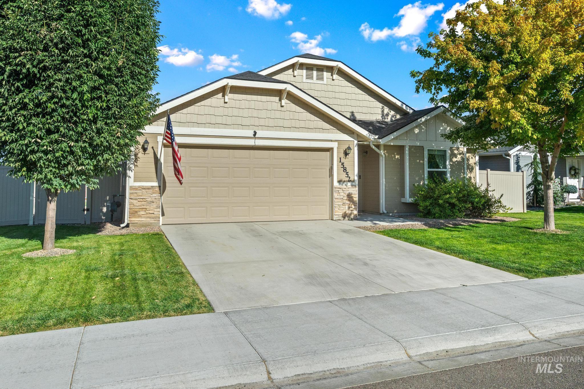 15852 N Freestone Way Property Photo 1