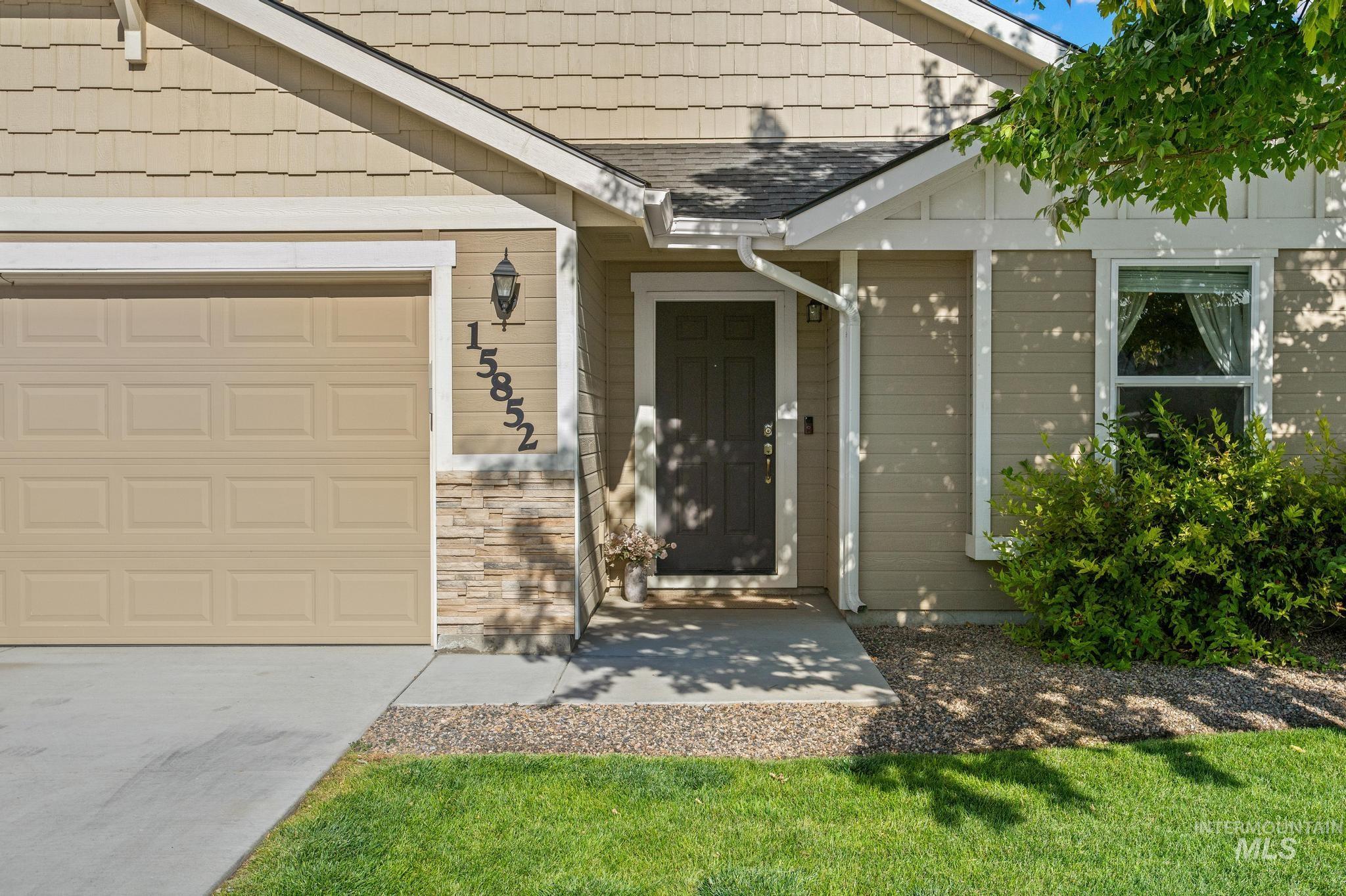 15852 N Freestone Way Property Photo 2