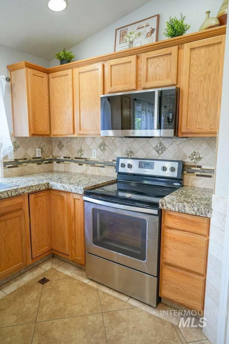 972 W Broadway Ave Property Photo 7