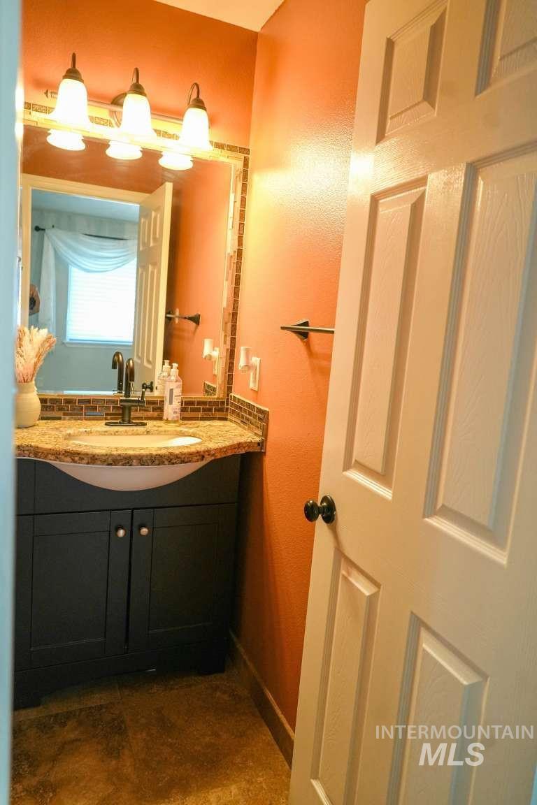 972 W Broadway Ave Property Photo 14