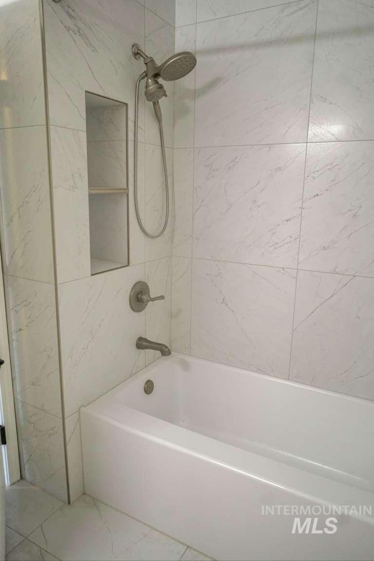 972 W Broadway Ave Property Photo 31