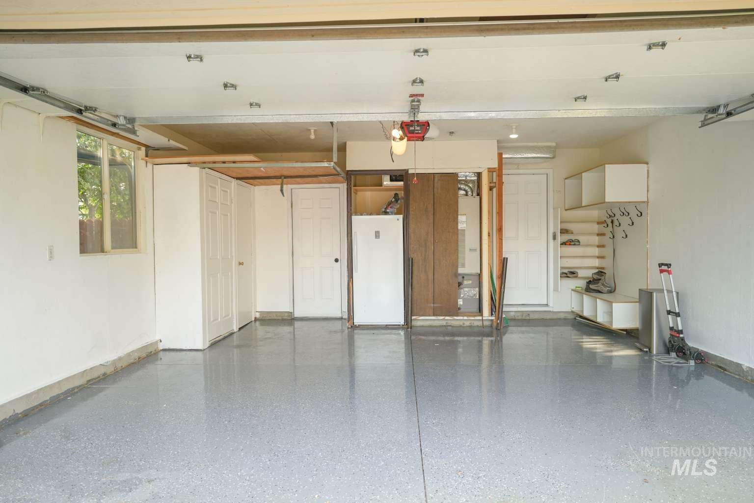 972 W Broadway Ave Property Photo 44