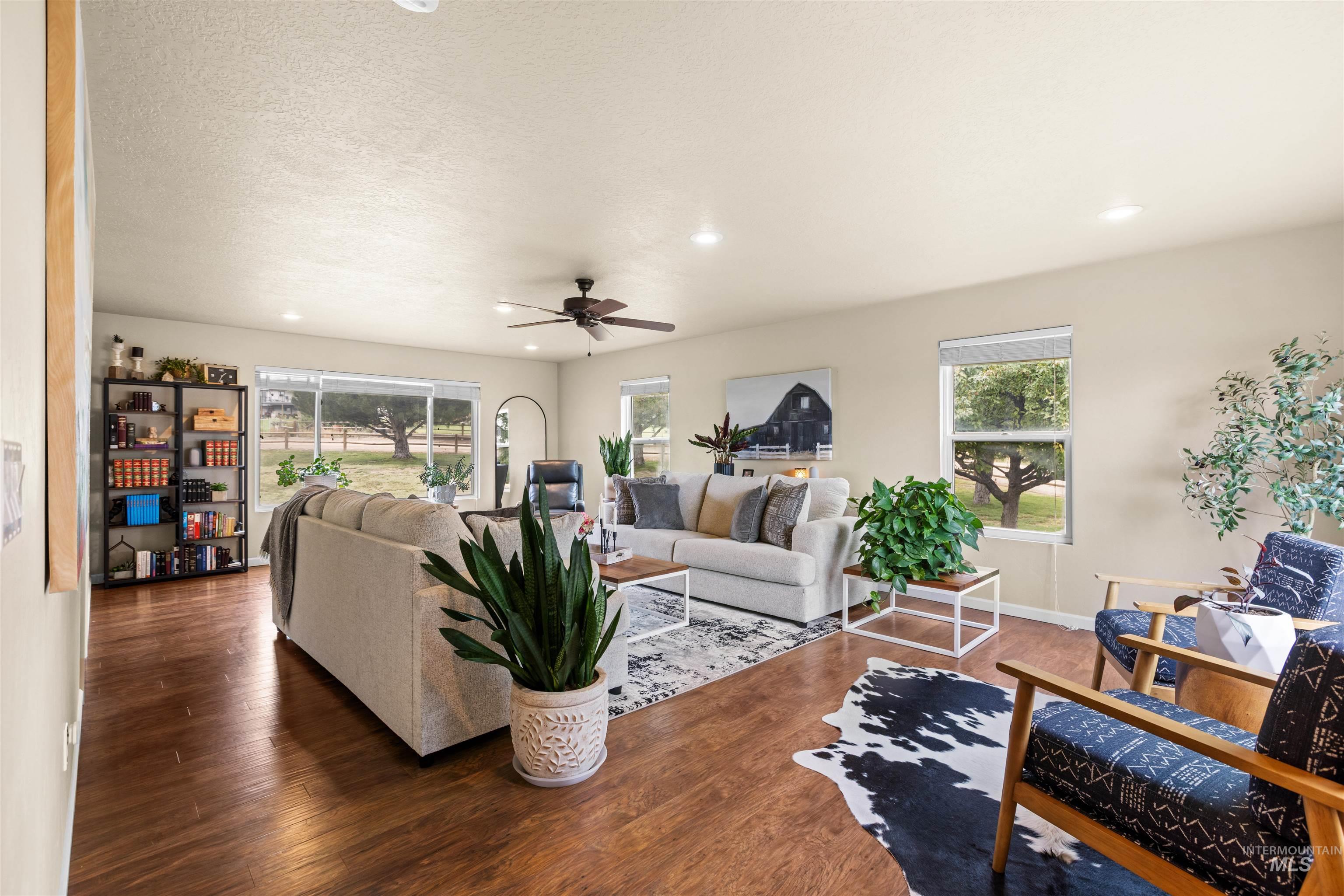 16085 Charleston Dr. Property Photo 18