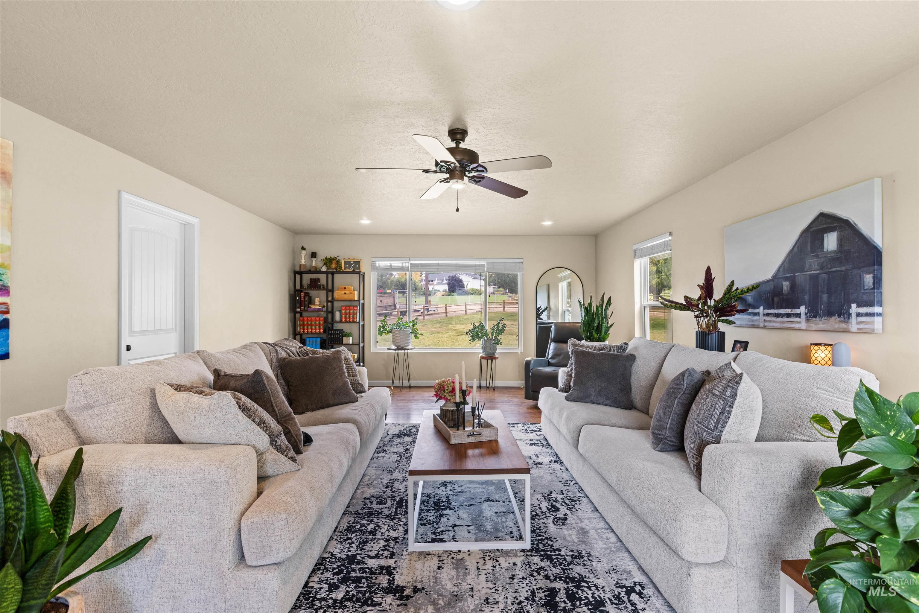 16085 Charleston Dr. Property Photo 19