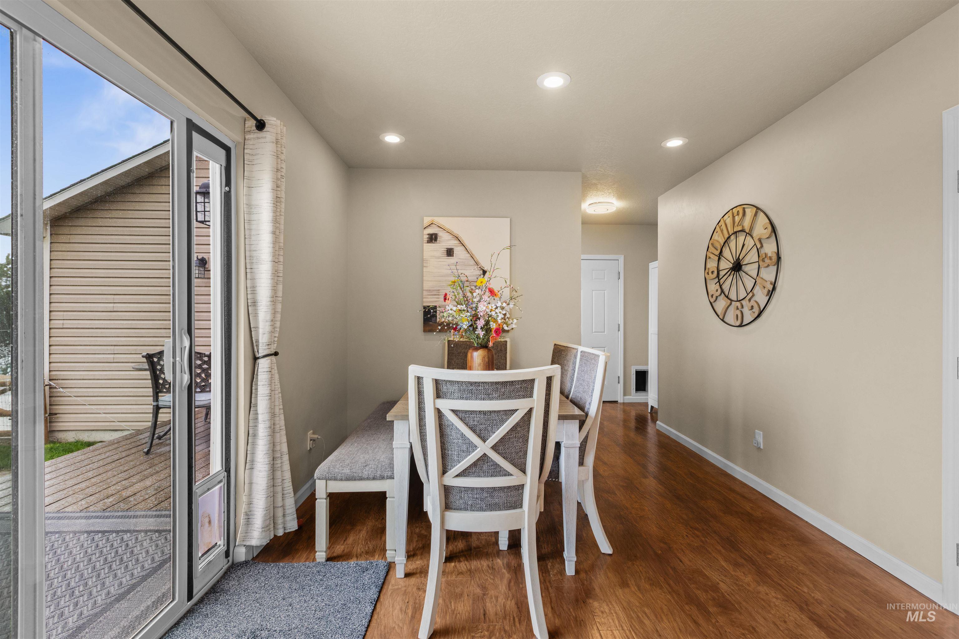 16085 Charleston Dr. Property Photo 30