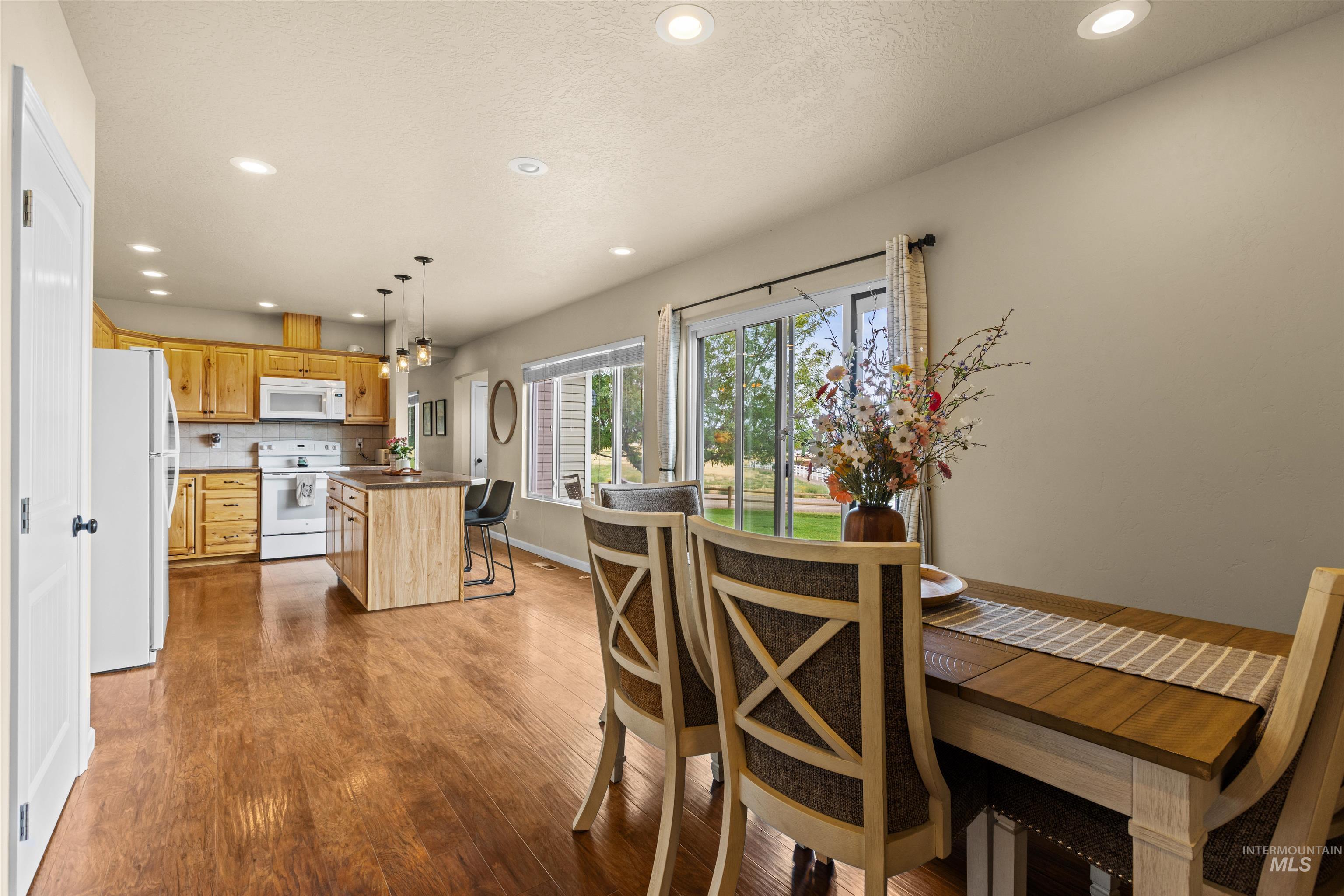 16085 Charleston Dr. Property Photo 31