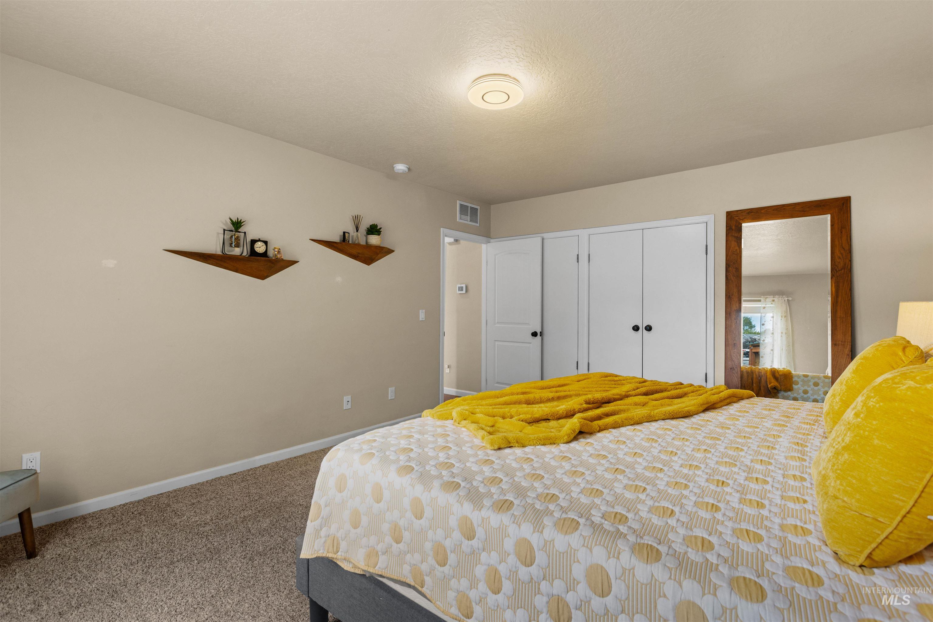 16085 Charleston Dr. Property Photo 38