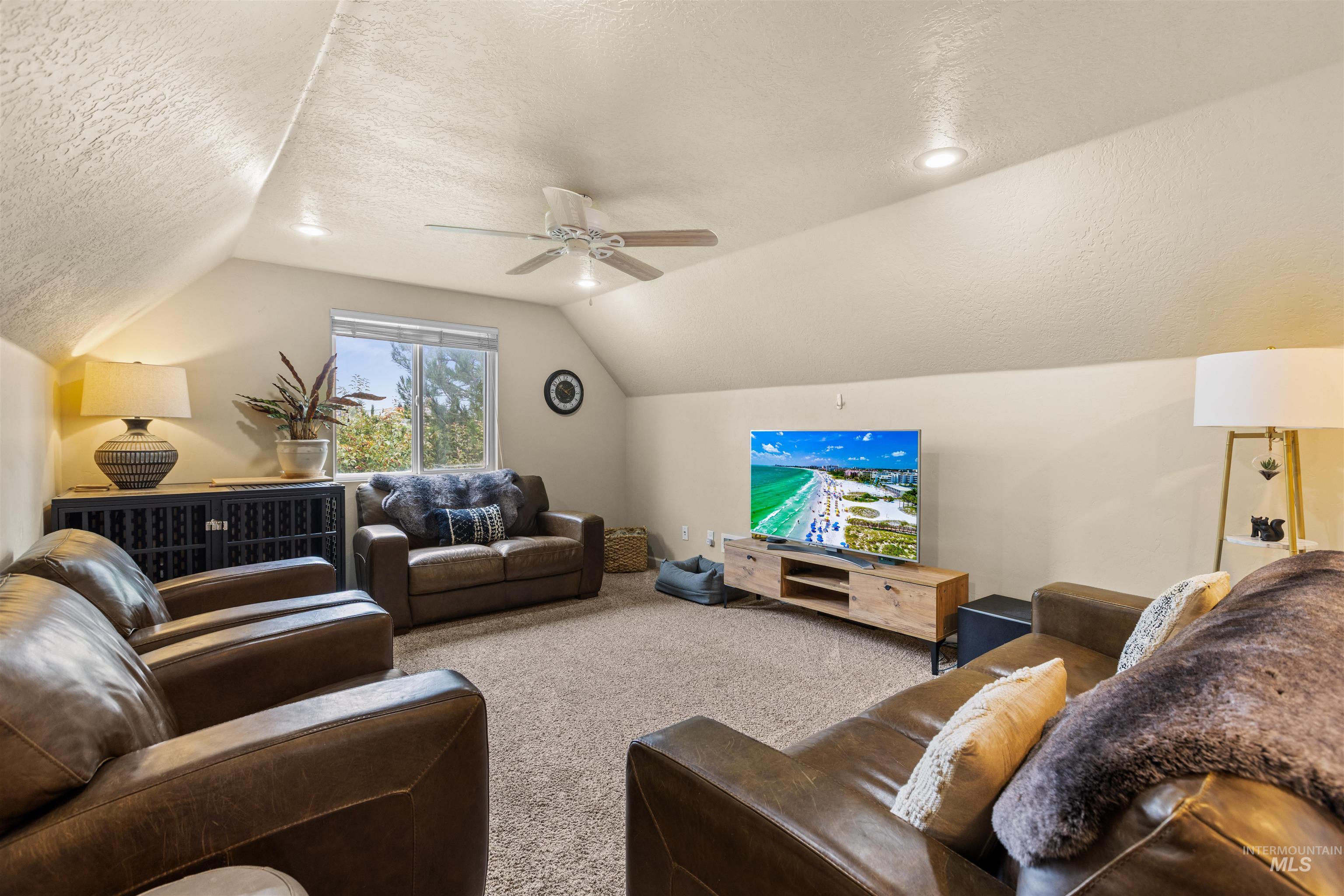 16085 Charleston Dr. Property Photo 40