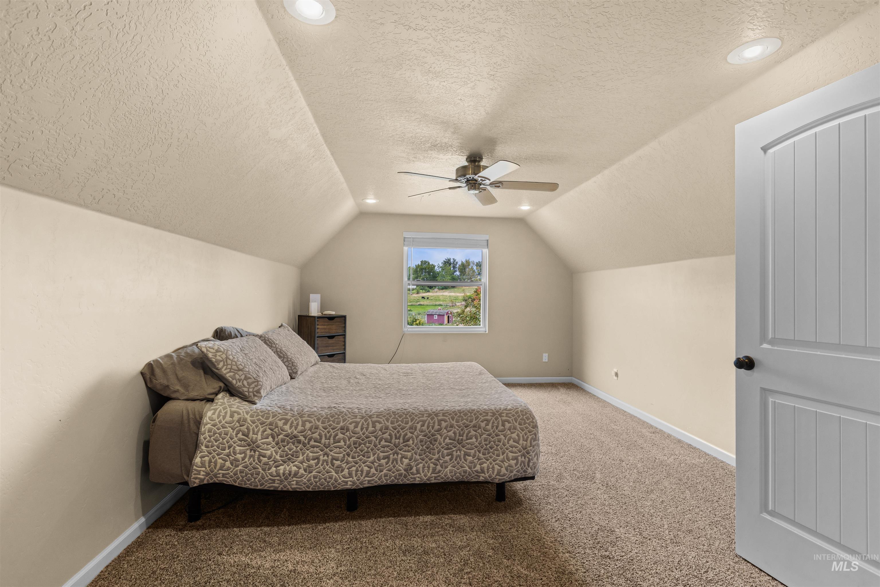 16085 Charleston Dr. Property Photo 43