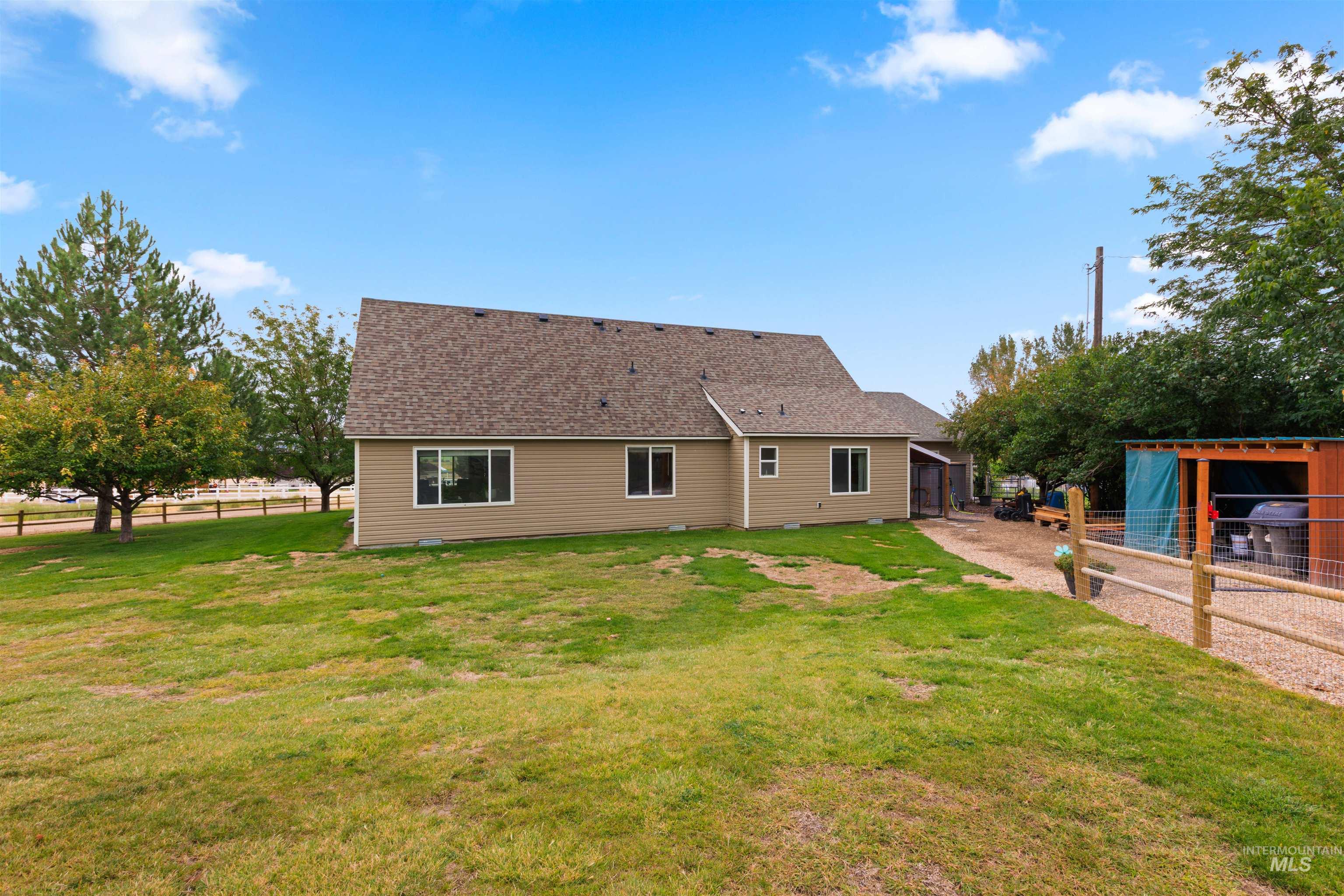 16085 Charleston Dr. Property Photo 47