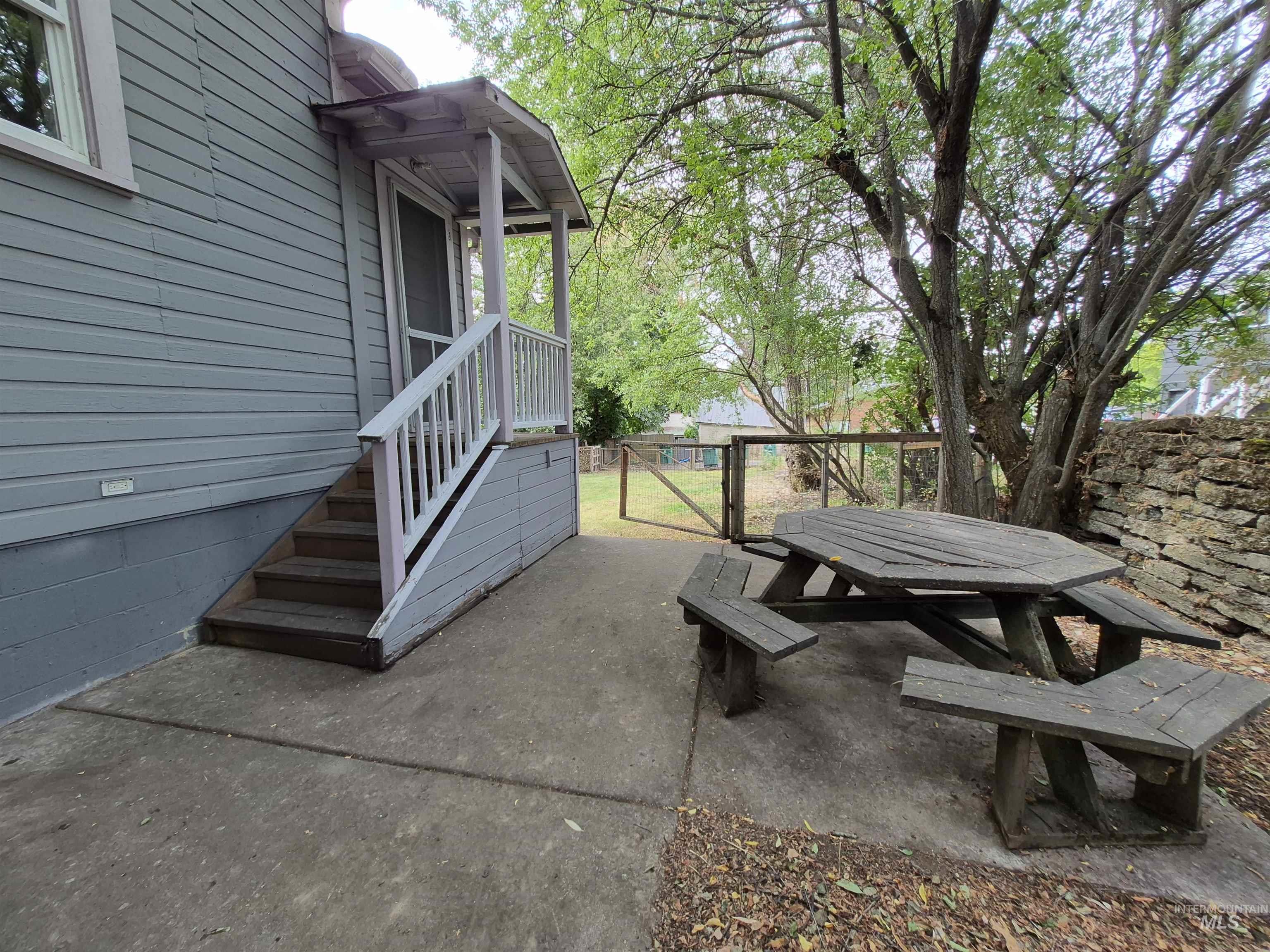 1013 Logan Property Photo 2