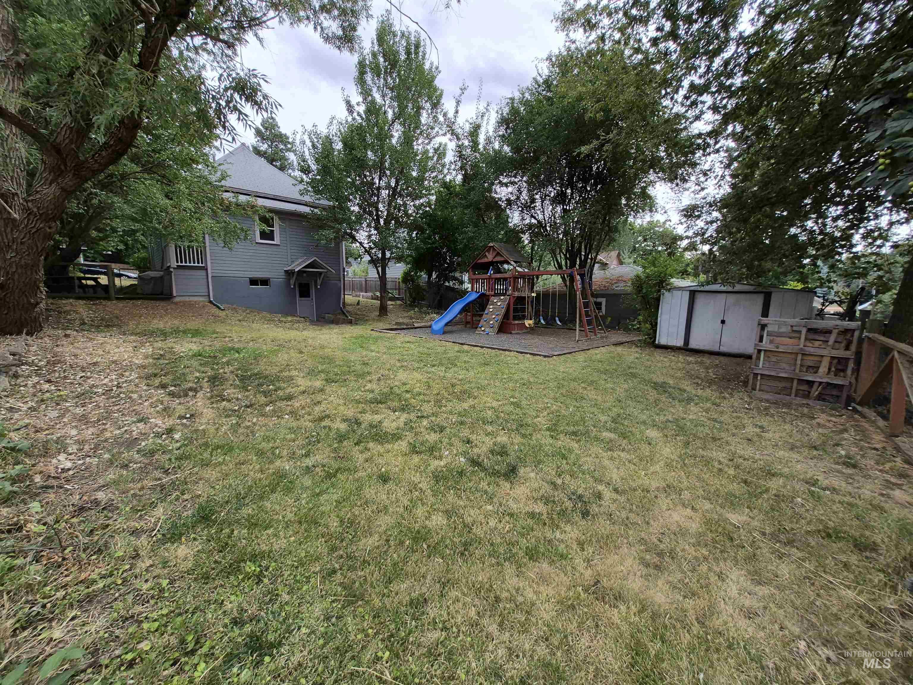 1013 Logan Property Photo 4