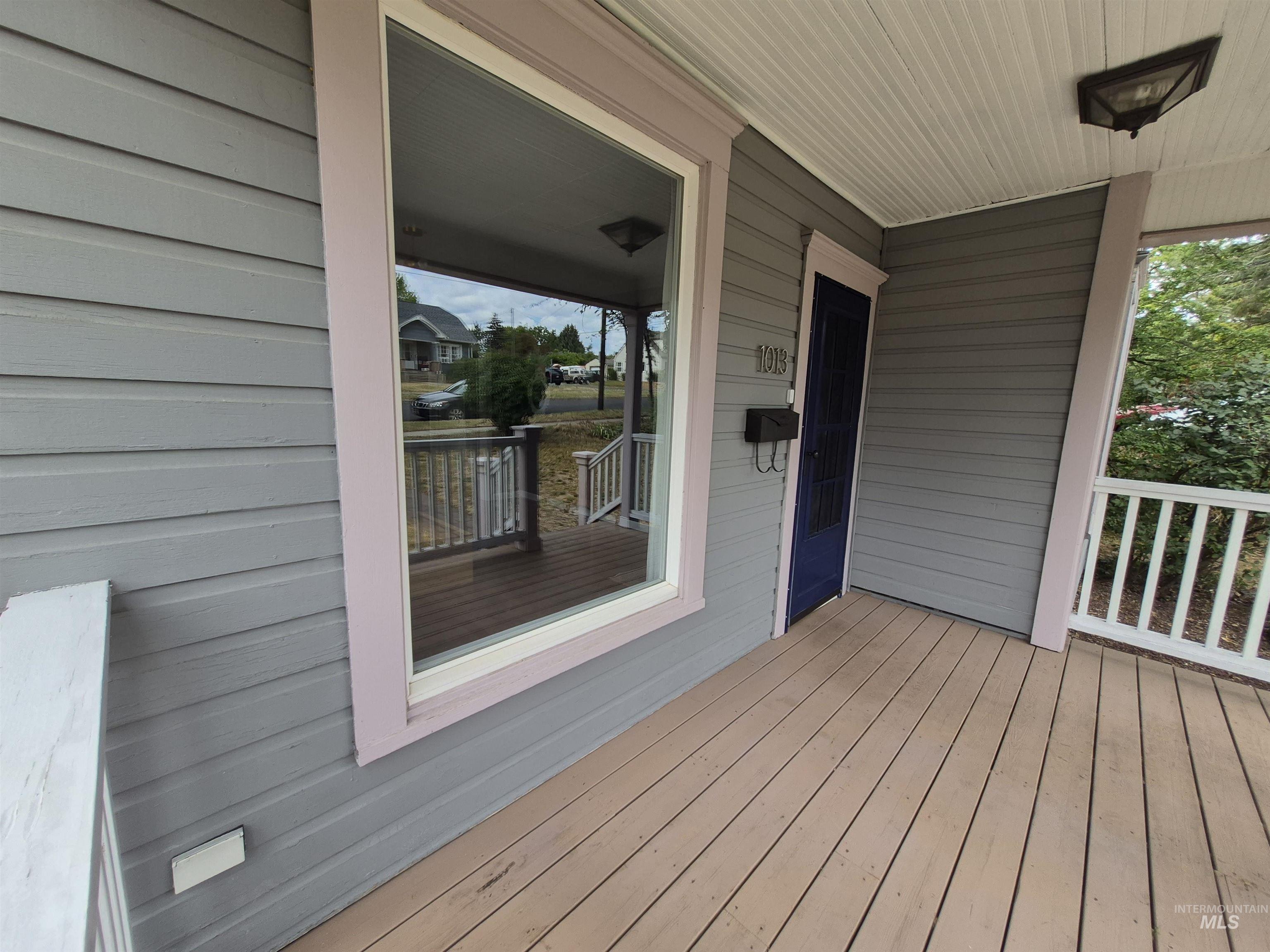 1013 Logan Property Photo 5