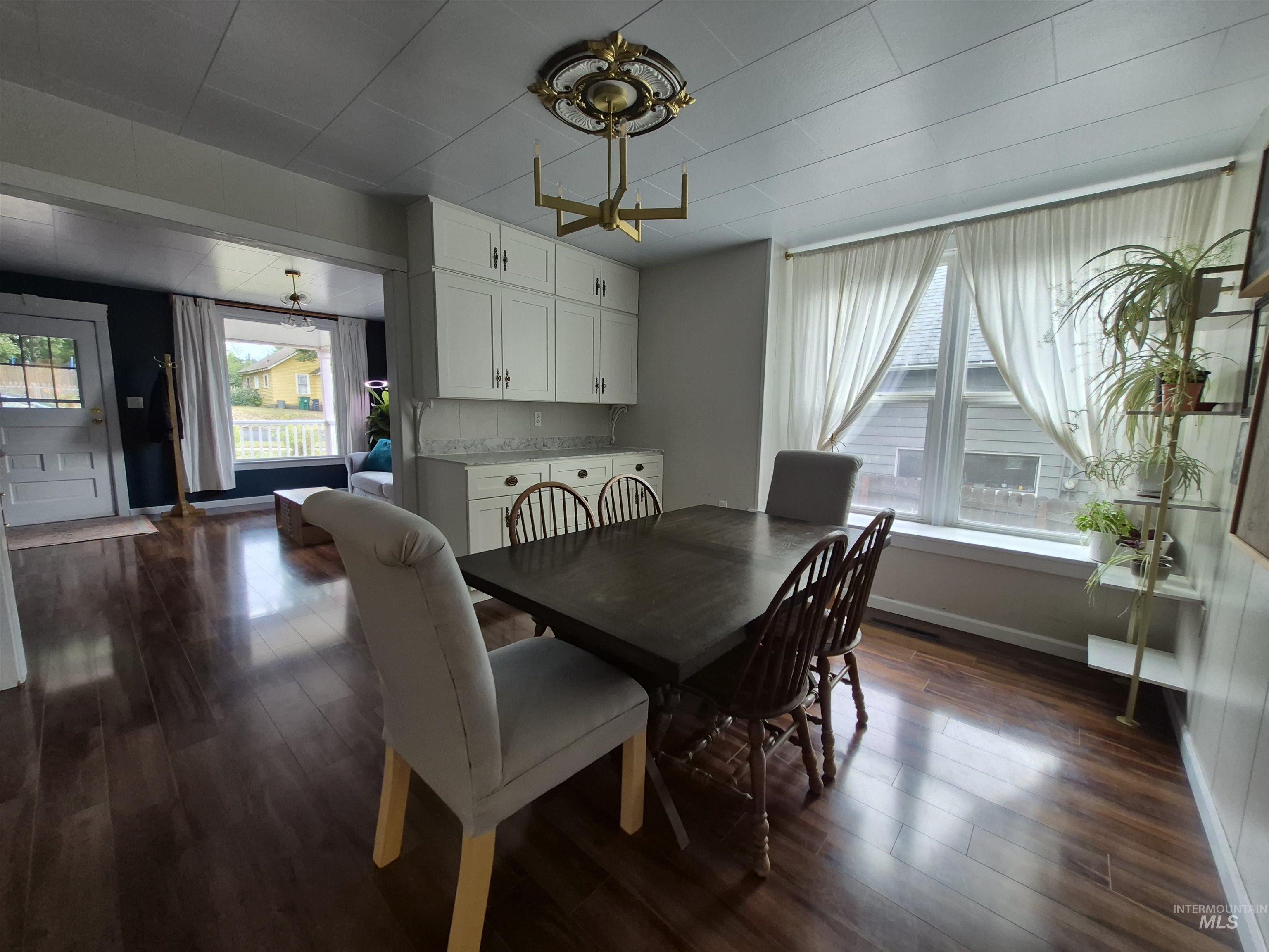 1013 Logan Property Photo 11