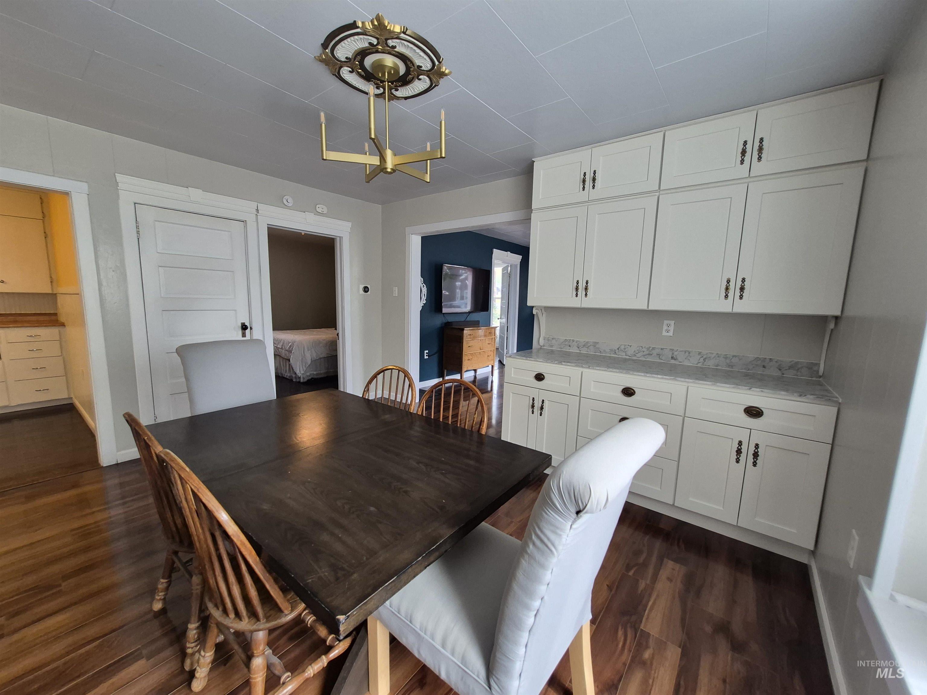 1013 Logan Property Photo 13