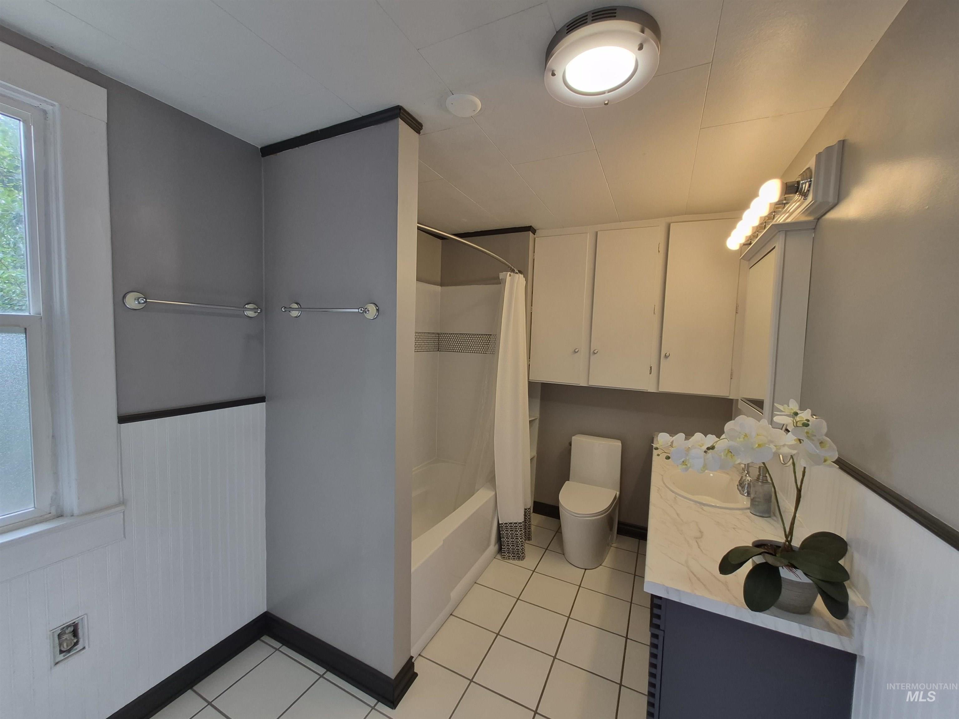 1013 Logan Property Photo 18