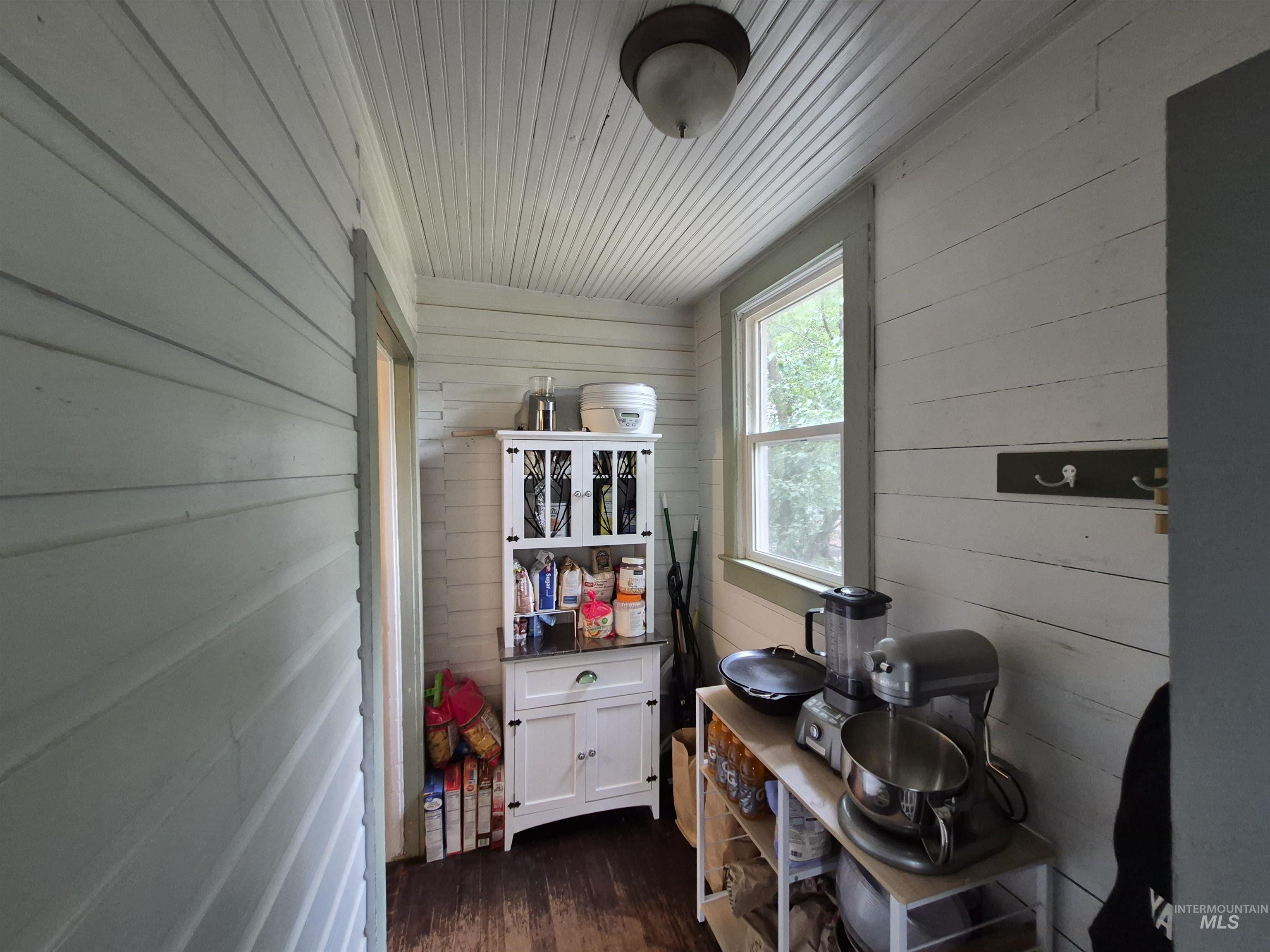 1013 Logan Property Photo 24
