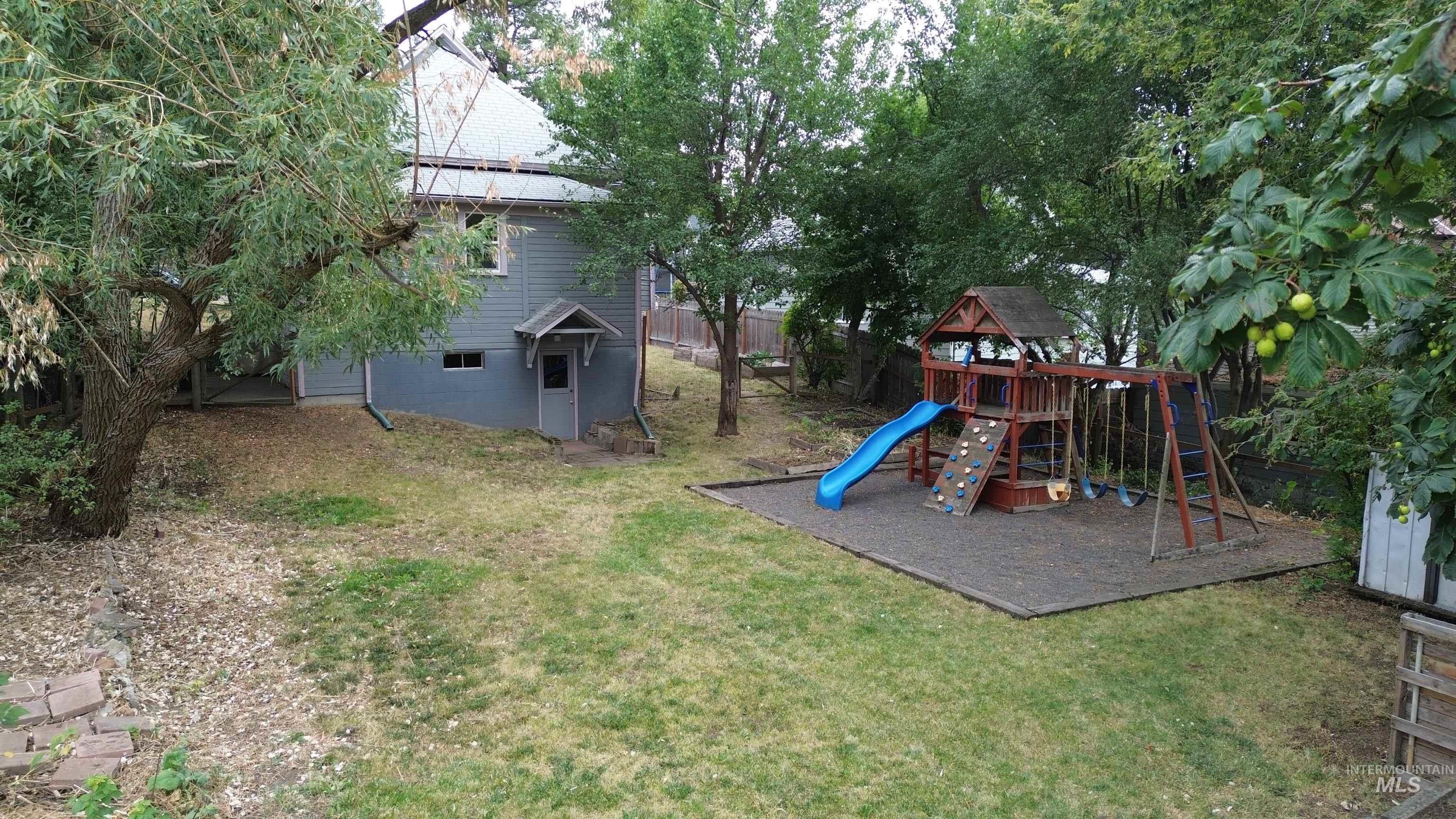 1013 Logan Property Photo 35