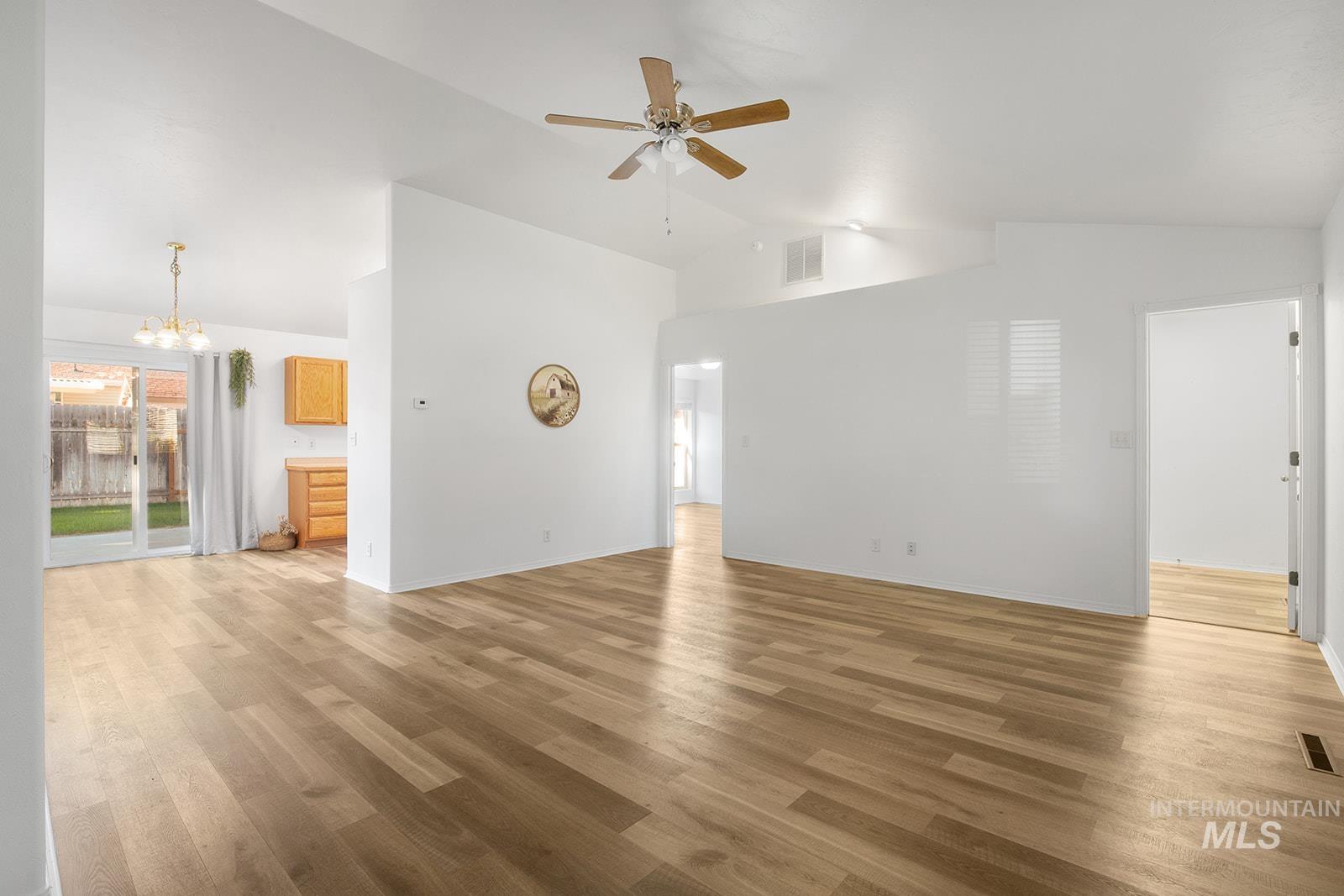 2440 Ironwood Ave. Property Photo 2