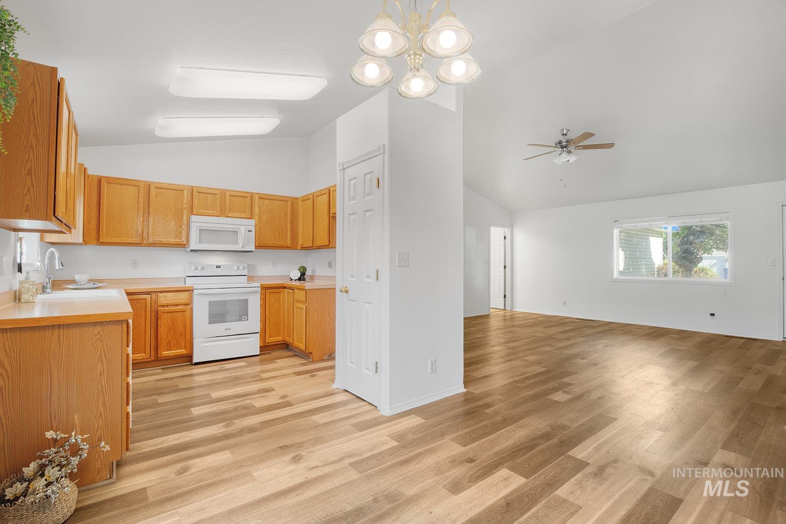 2440 Ironwood Ave. Property Photo 8
