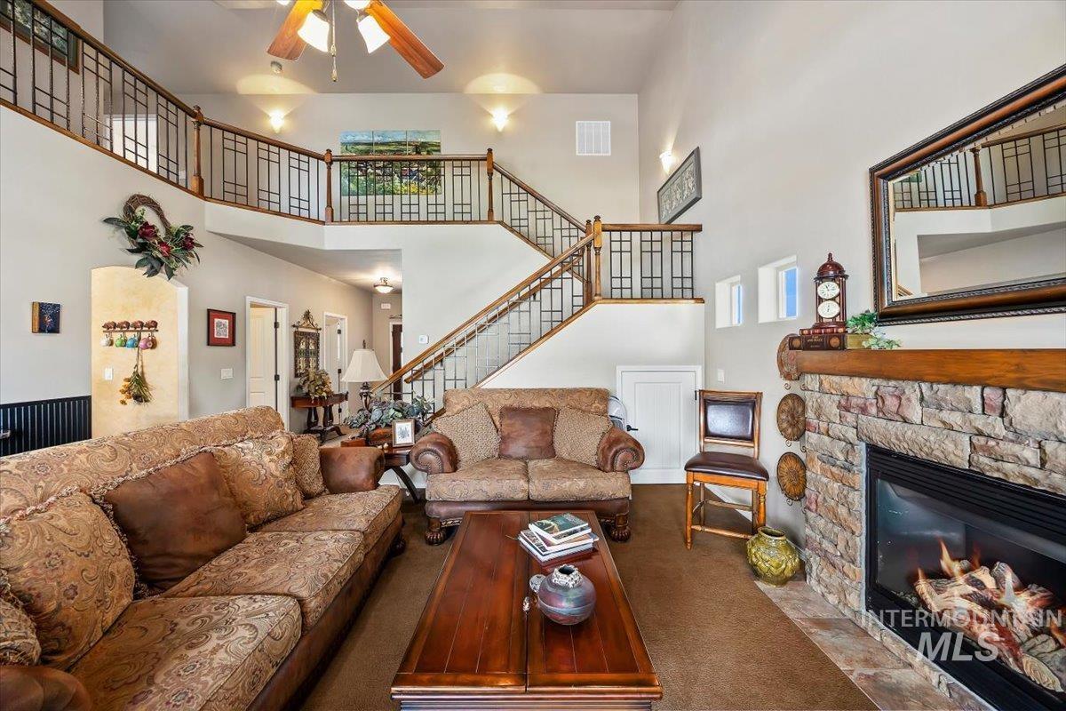 2603 Carriage Way Property Photo 11