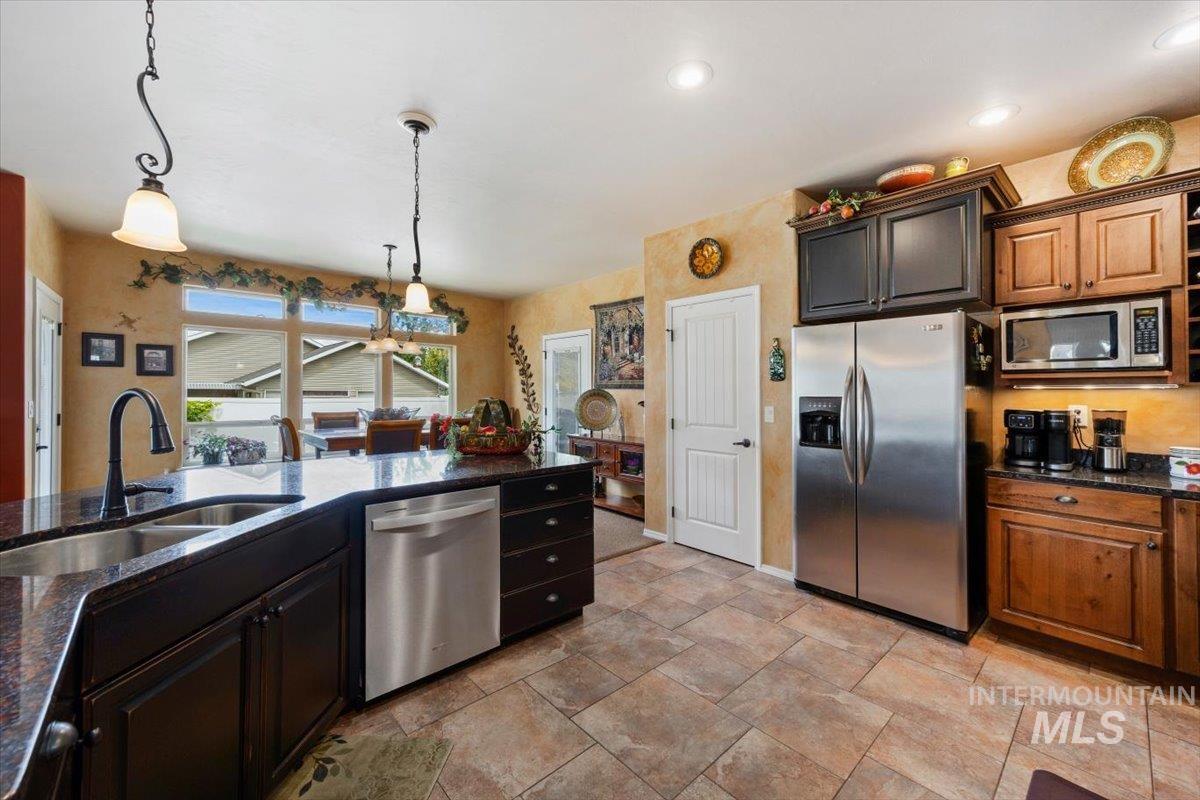 2603 Carriage Way Property Photo 16