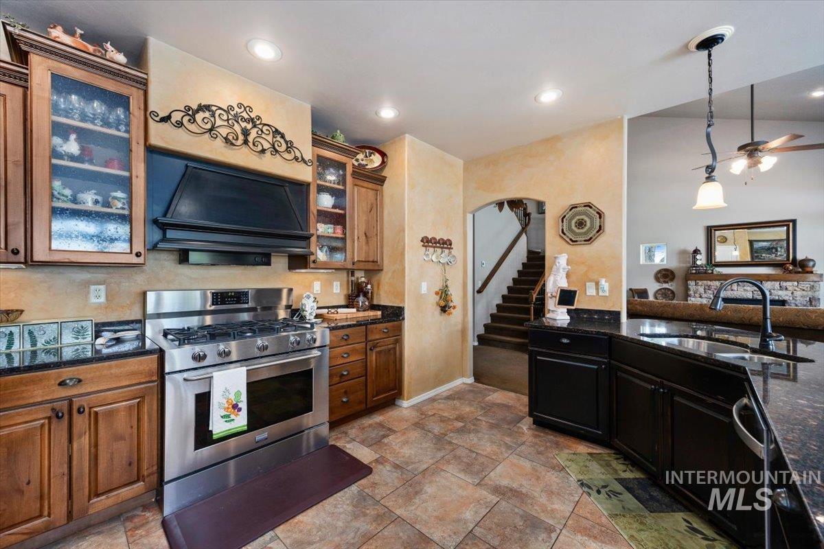 2603 Carriage Way Property Photo 18