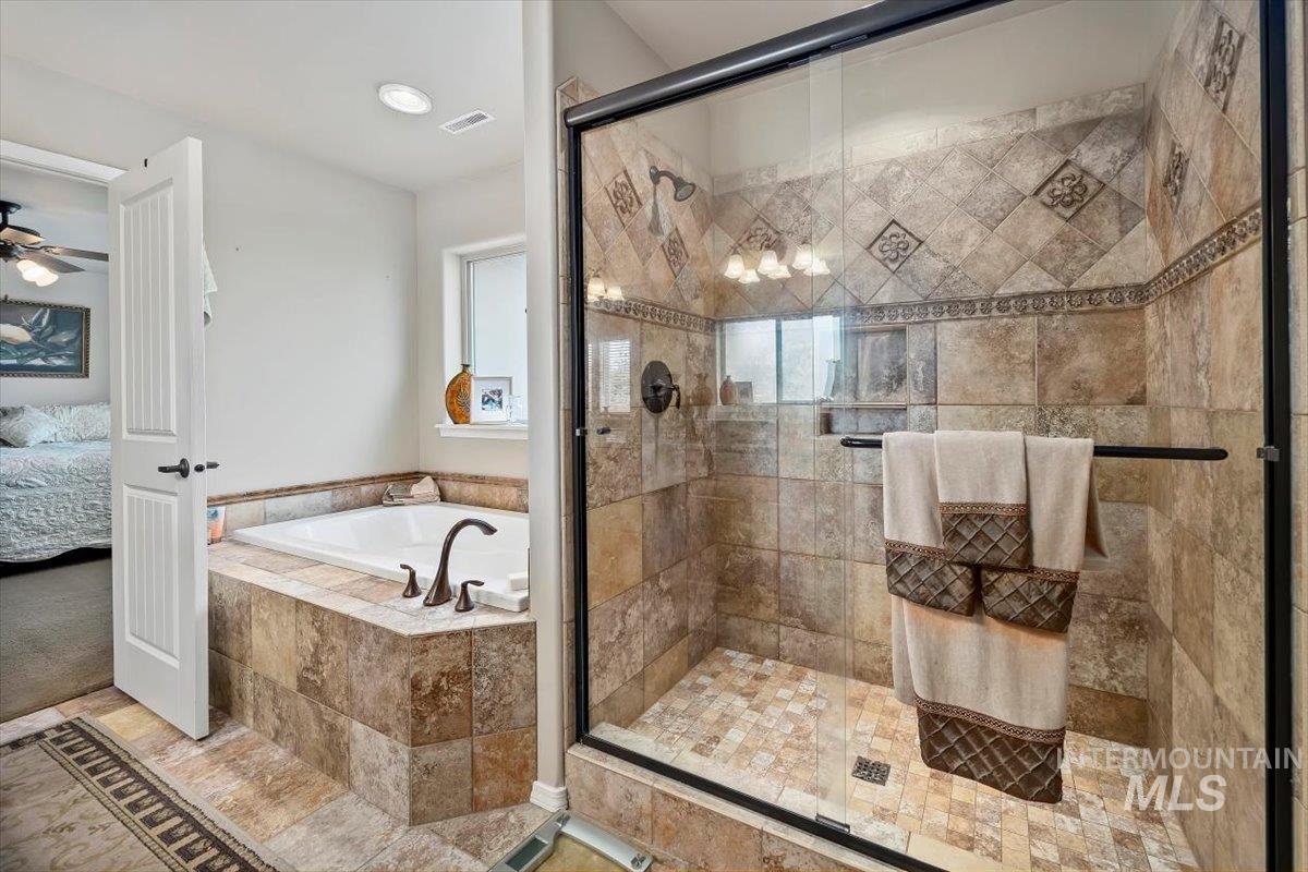 2603 Carriage Way Property Photo 27