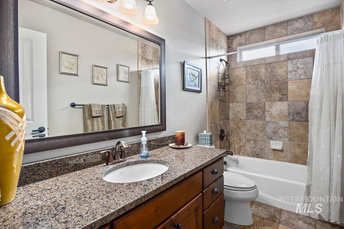 2603 Carriage Way Property Photo 30
