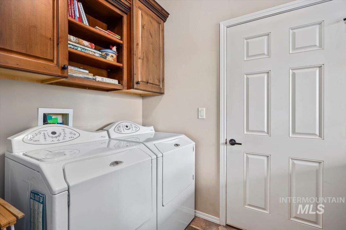 2603 Carriage Way Property Photo 32