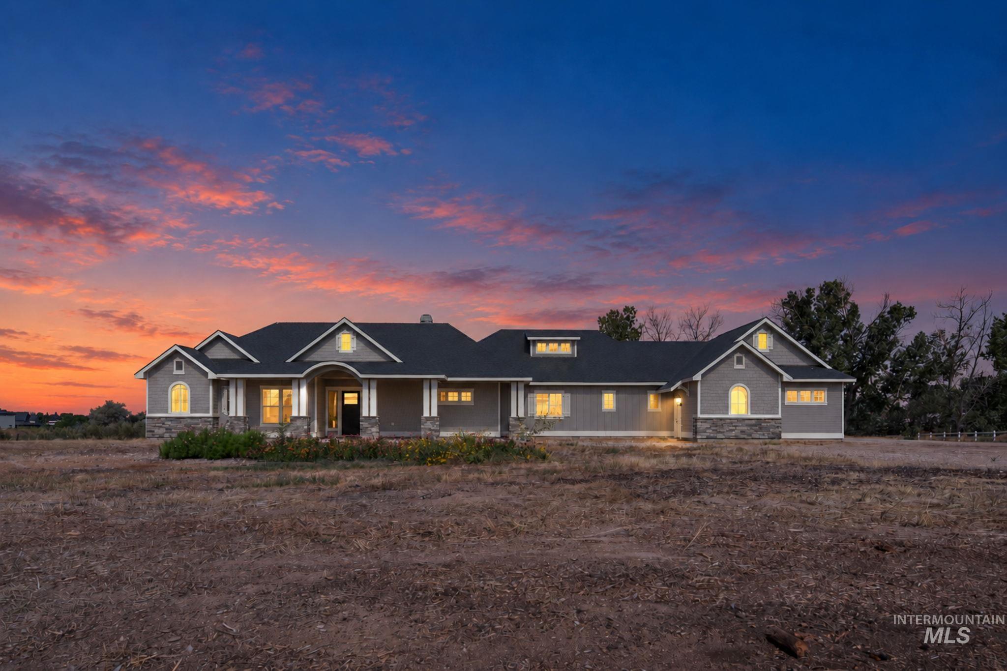 5472 W Overland