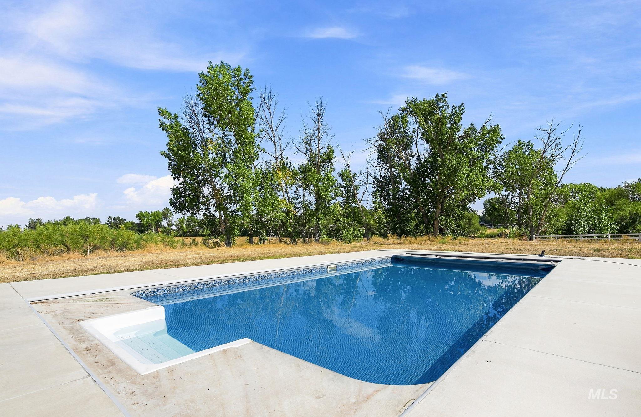 5472 W Overland Property Photo 4