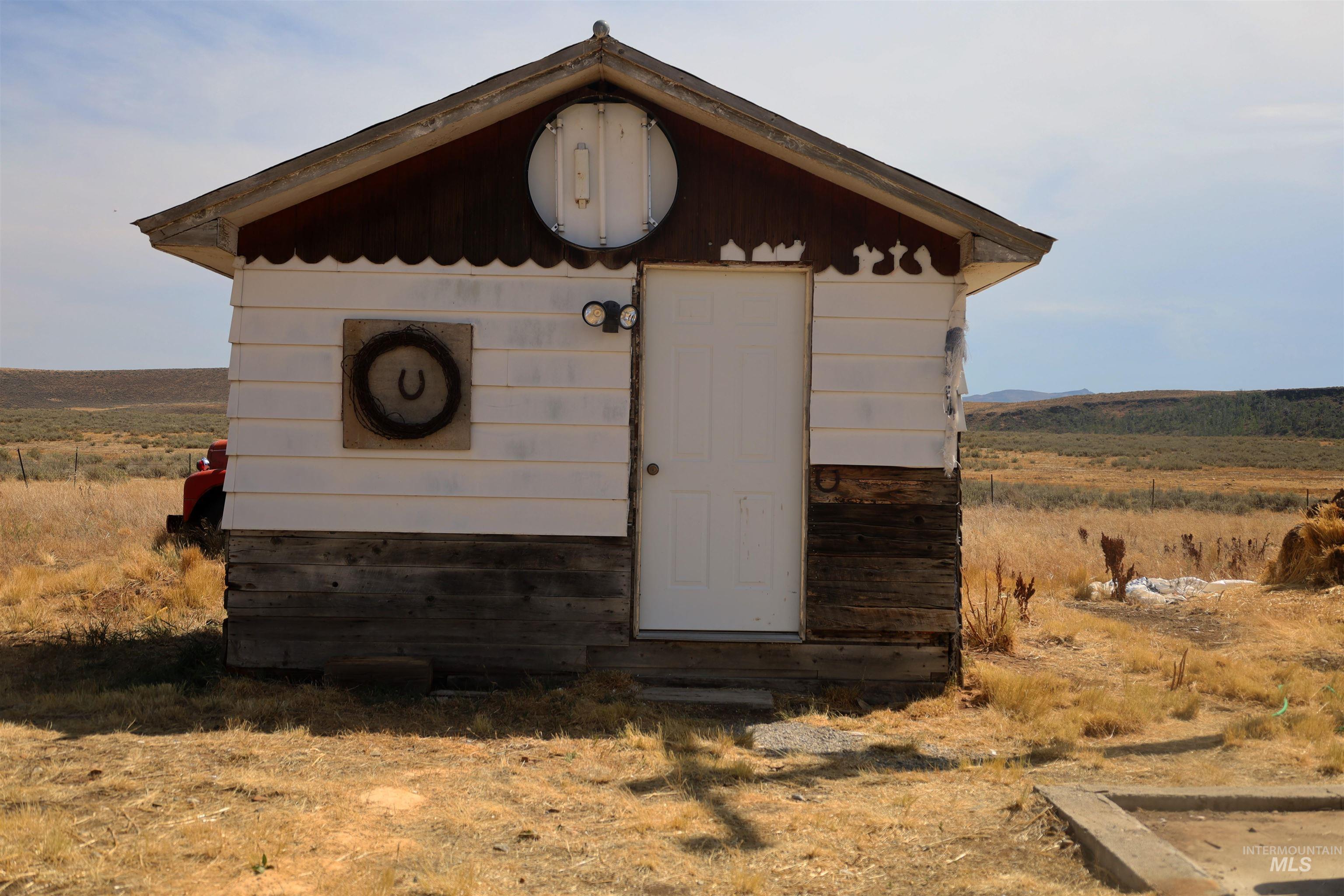 1674 Little Wood Reservoir Road Property Photo 3