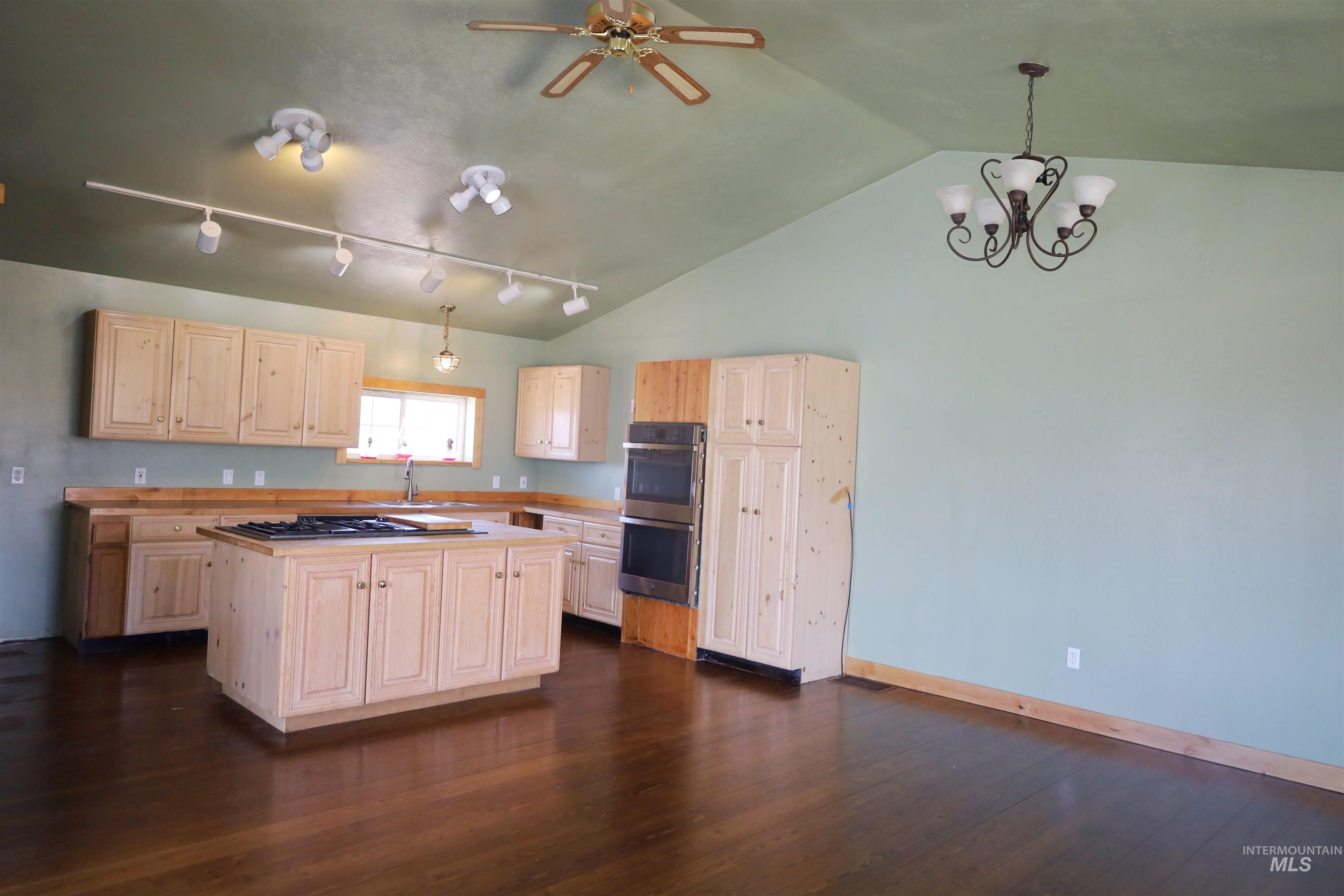 1674 Little Wood Reservoir Road Property Photo 4