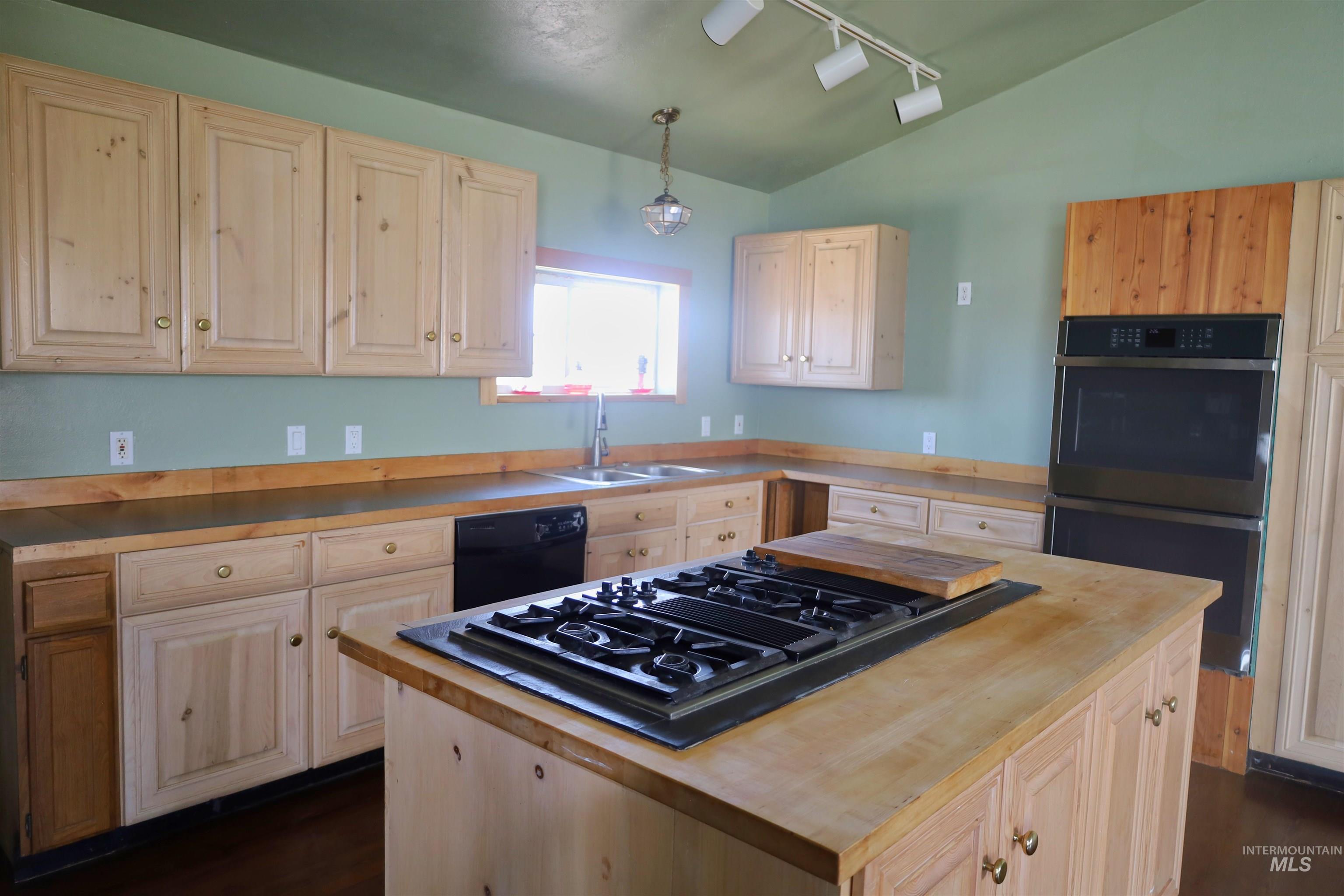 1674 Little Wood Reservoir Road Property Photo 9