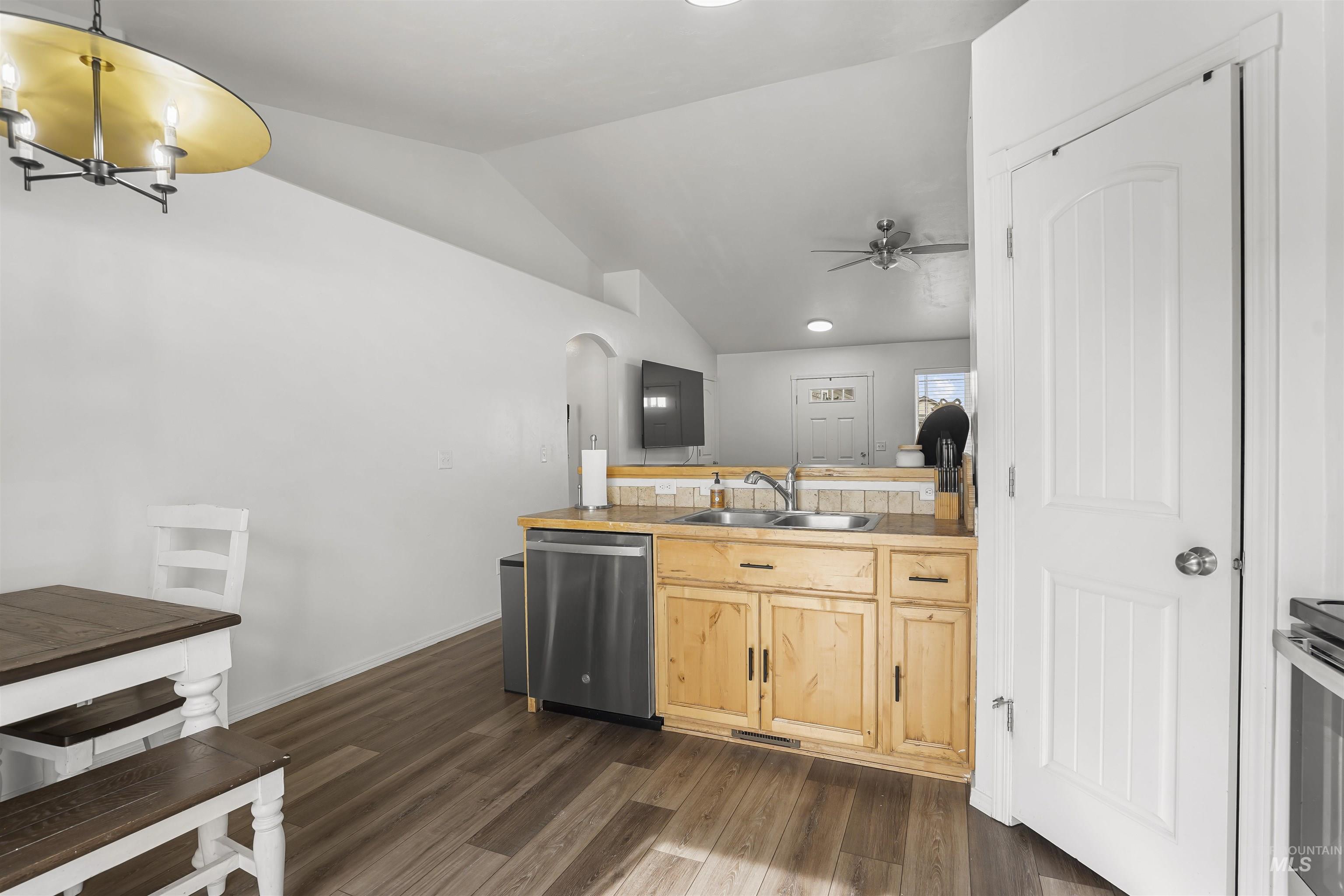 2528 Denali Property Photo 6