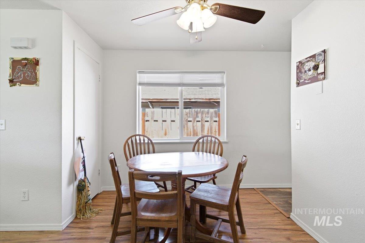 1208 S Fern St Property Photo 6