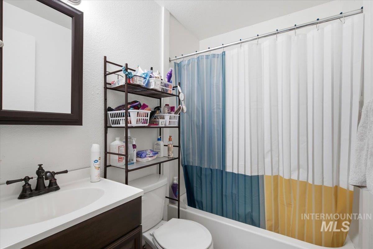 1208 S Fern St Property Photo 11