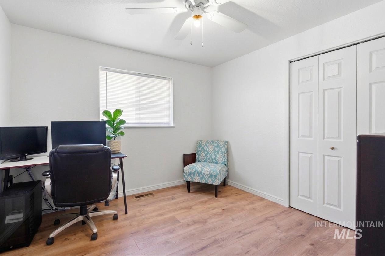 1208 S Fern St Property Photo 14