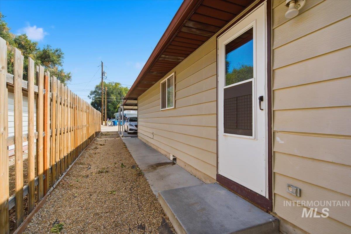 1208 S Fern St Property Photo 15
