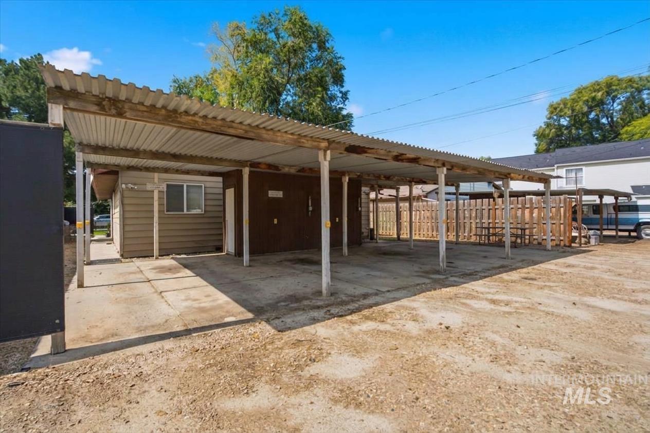 1208 S Fern St Property Photo 18