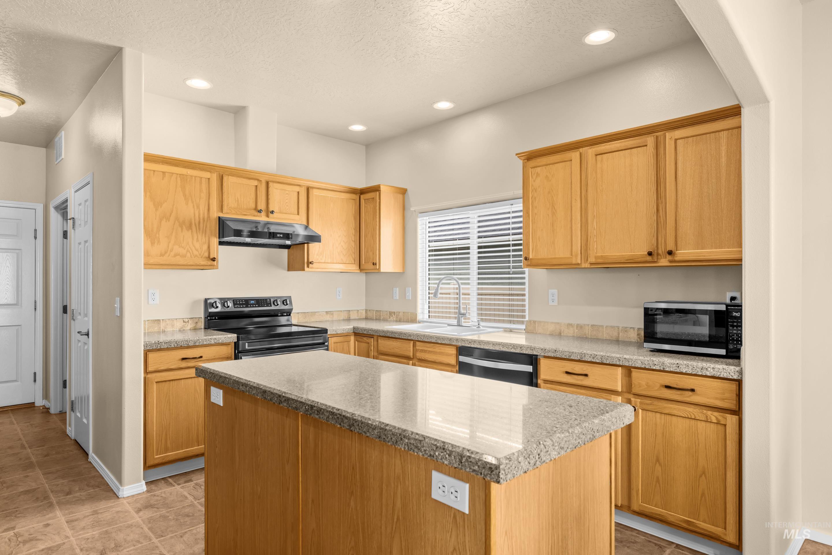 Maplestone Property Photo 2