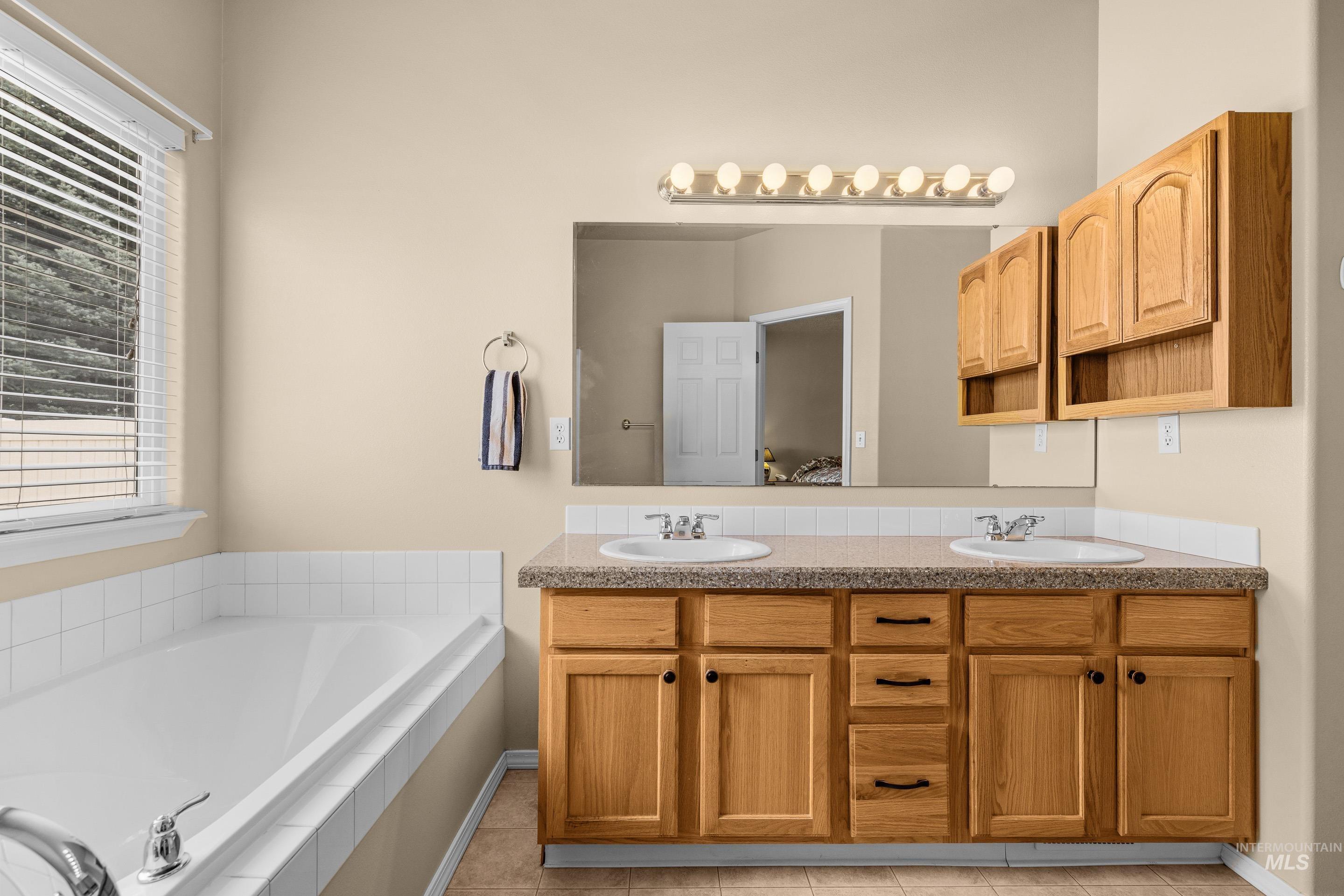 Maplestone Property Photo 4