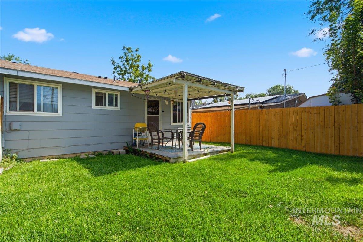 1219 S Fern St Property Photo 14